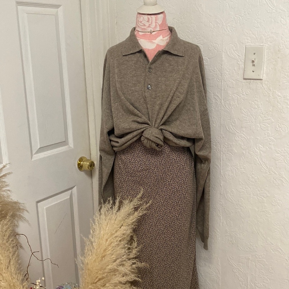 Welcome To My Closet 🤎 - Picture 16 of 16